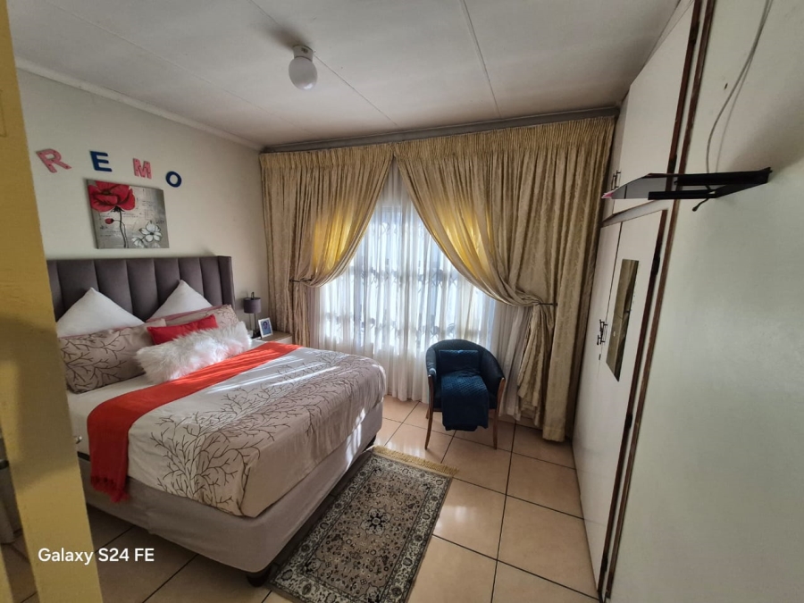 3 Bedroom Property for Sale in Rustenburg North North West